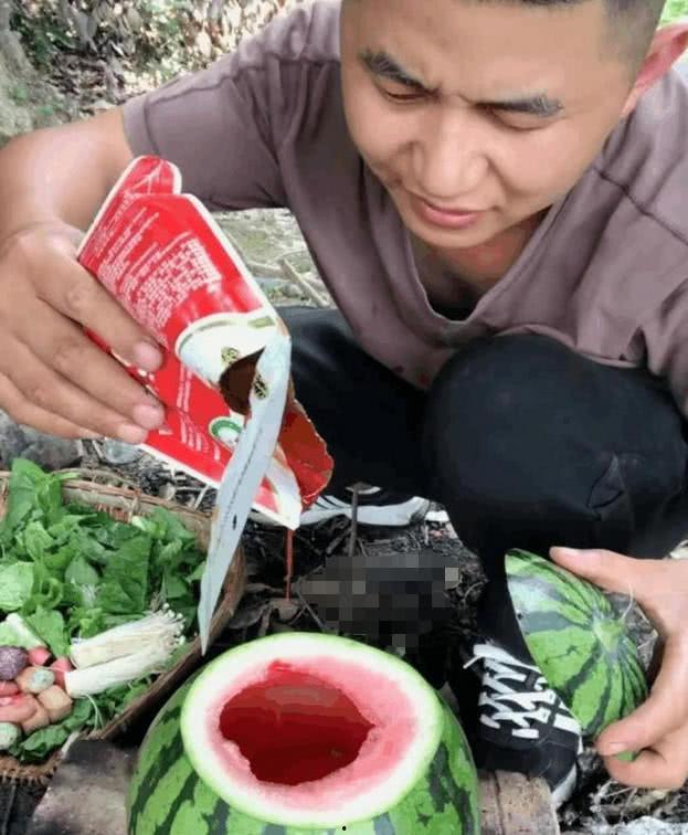 网红吃瓜搞笑表情包动态,笑料横飞，欢乐无限！