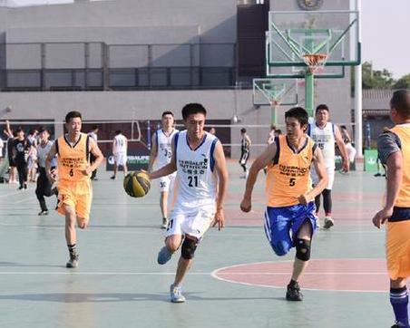 篮球媒体人爆料新闻视频,揭秘篮球界最新动态！